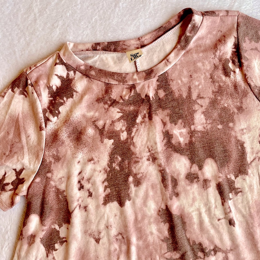 3/$15 **NWOT** SEW IN LOVE, (Size M) Mauve & Cream Watercolor Tie Dye Swing Top - Picture 2 of 6